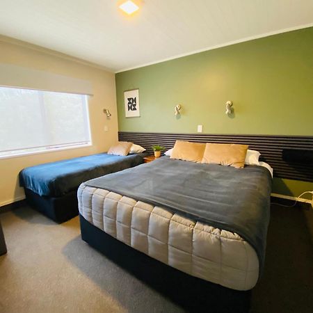 Commodore Motel Dunedin Exterior foto